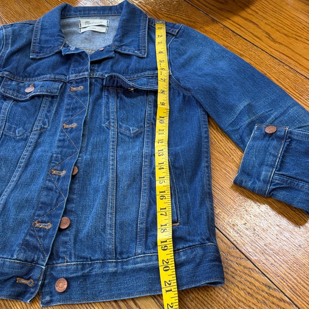 Madewell Denim Classic style jacket. Washed look with copper buttons. Small. - Picture 7 of 15